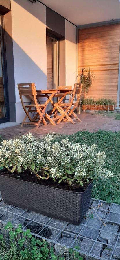 Apartament With Garden Bezplatny Parking !!! Красков Екстериор снимка